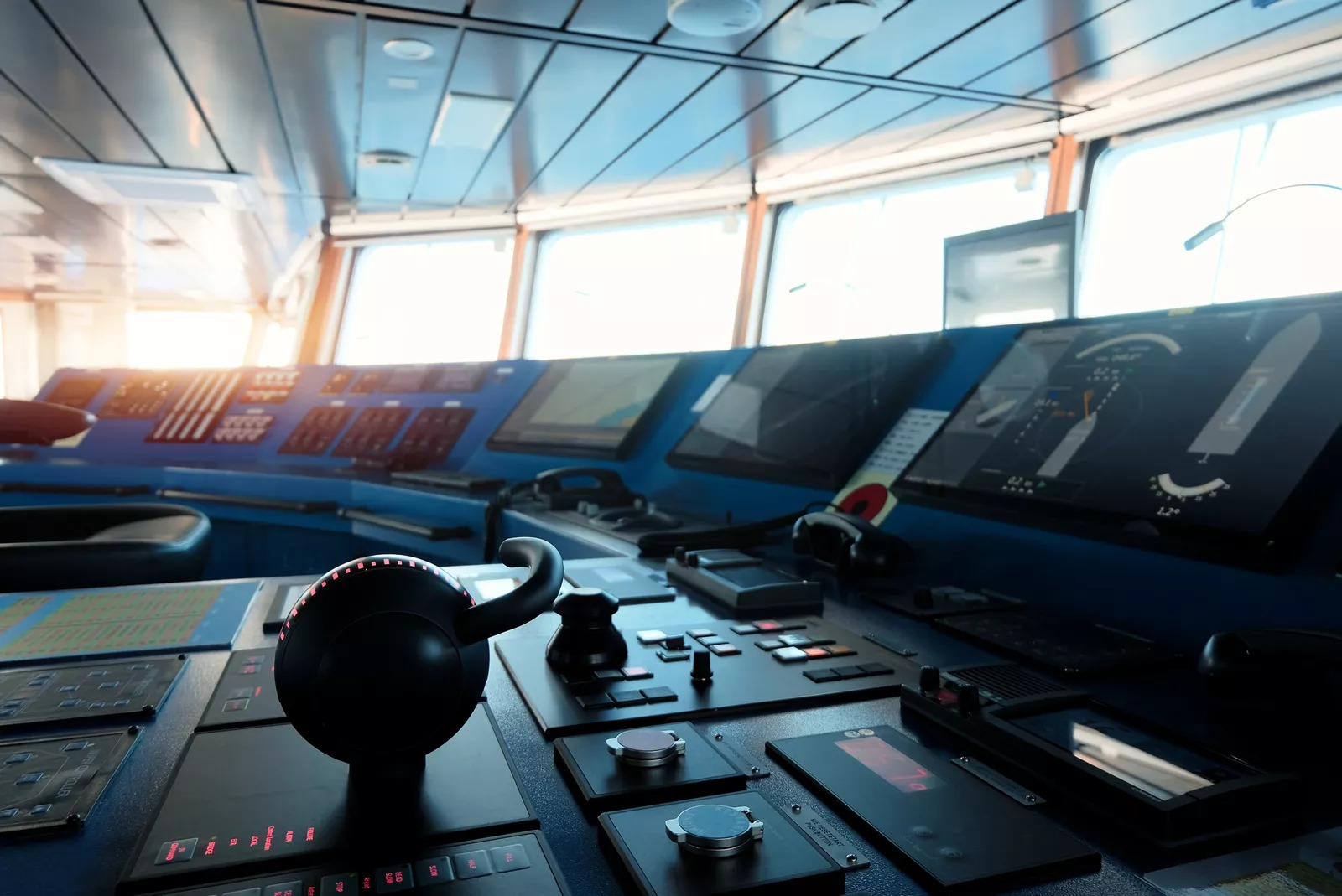 How Navigation Simulators Prepare Mariners for Real-World Conditions